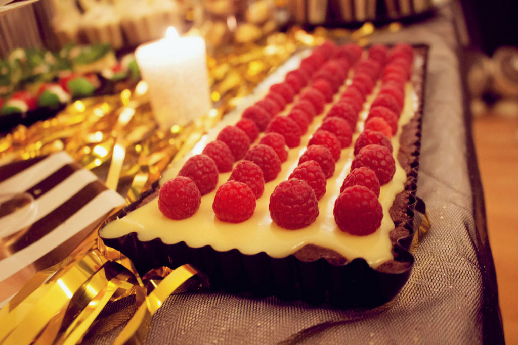 schoko-himbeer-tarte mit weißer schokolade
