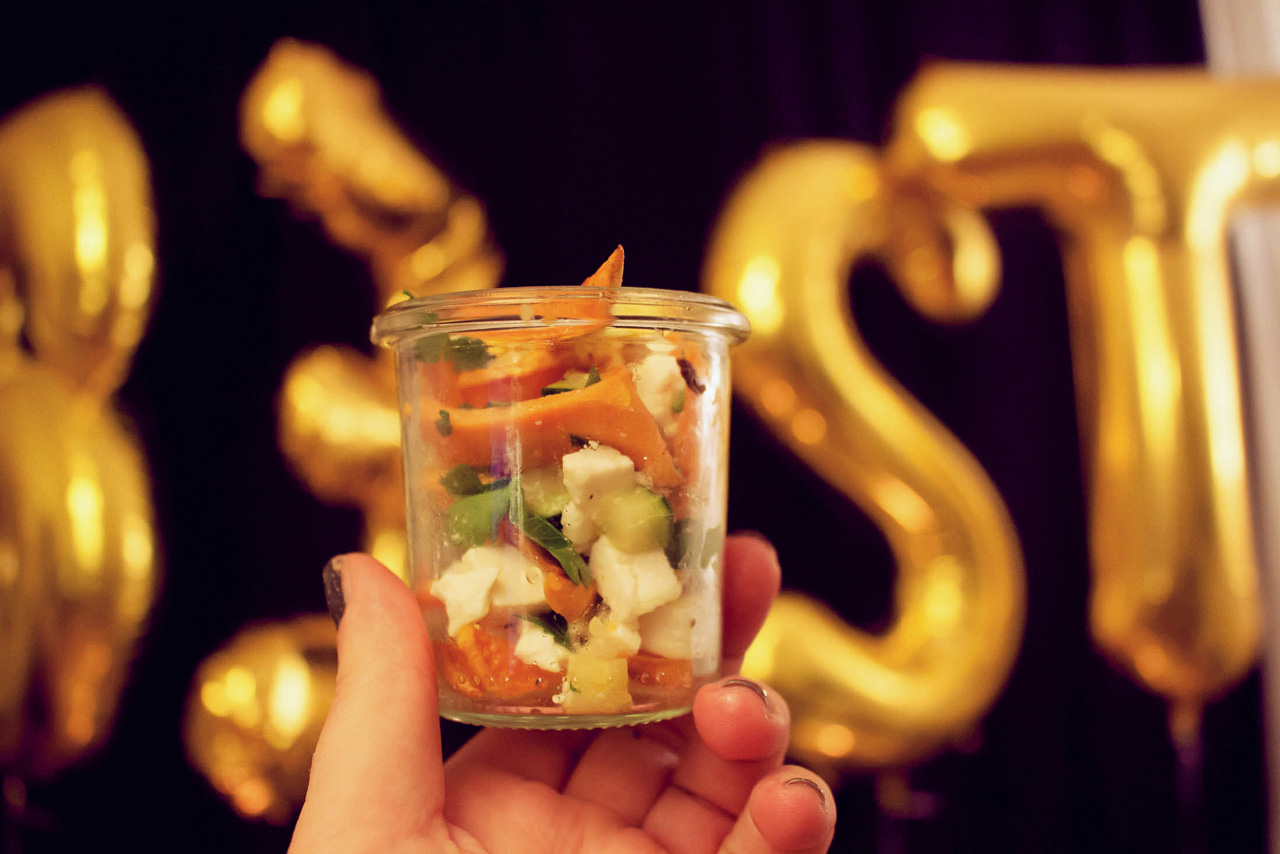 süßkartoffel-salat im glas mit feta + zuccini {oscar buffet 2016}